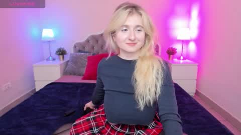 Snapshot of camilladreamer chatting on November 2025 04:42:02 PM camilladreamer online show from November 2025 04:42:02 PM