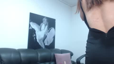 Snapshot of camille_diaz19 chatting on October 2025 09:03:01 PM Camille online show from October 2025 09:03:01 PM