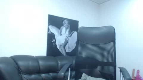 Snapshot of camille_diaz19 chatting on November 2025 12:33:01 AM Camille online show from November 2025 12:33:01 AM