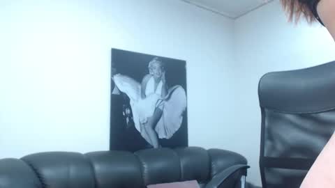 Snapshot of camille_diaz19 chatting on December 2025 08:25:02 PM Camille online show from December 2025 08:25:02 PM