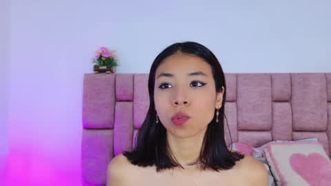 Snapshot of camiluxe chatting on November 2025 11:54:02 AM camiluxe online show from November 2025 11:54:02 AM