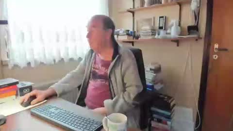 Snapshot of cammee chatting on January 2025 12:48:02 PM Cammee online show from January 2025 12:48:02 PM