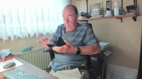 Snapshot of cammee chatting on September 2025 06:17:02 AM Cammee online show from September 2025 06:17:02 AM