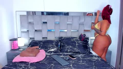 Camila online show from November 2025 04:18:02 PM