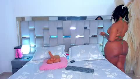 Camila online show from April 2026 04:23:01 PM