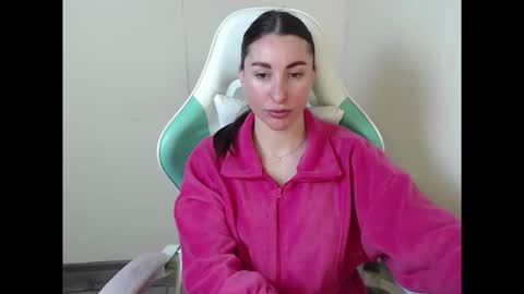 Snapshot of cammila_horn chatting on April 2026 05:32:02 AM cammila horn online show from April 2026 05:32:02 AM