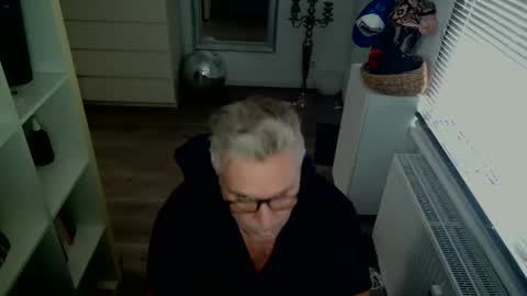 Snapshot of camunication chatting on October 2025 08:09:02 AM camunication online show from October 2025 08:09:02 AM