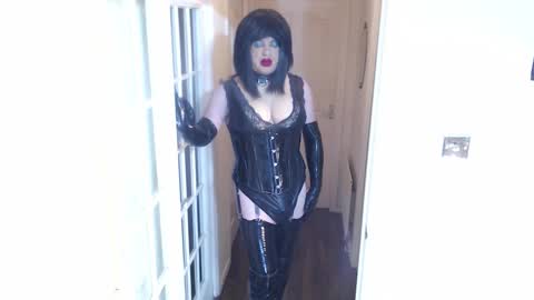 candi smokes online show from January 2026 02:33:02 PM