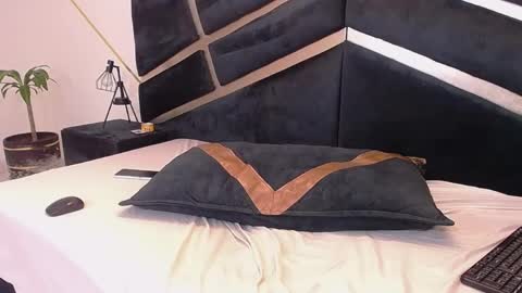 candy_bony online show from April 2026 06:24:02 PM