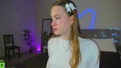 Candy online show from December 2025 01:12:02 AM