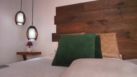 Jolie online show from October 2025 09:28:02 PM