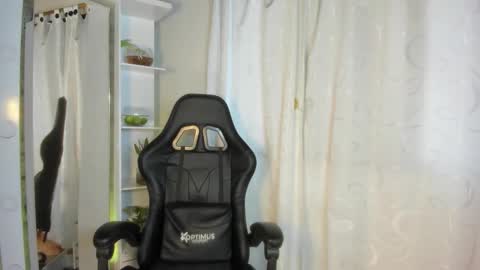 Snapshot of candy_hes chatting on September 2025 09:39:02 PM Nickol online show from September 2025 09:39:02 PM