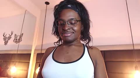 Snapshot of candy_lovee6 chatting on November 2025 10:32:01 PM CANDY LOVE DANNA online show from November 2025 10:32:01 PM