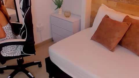 CANDY online show from November 2025 07:23:02 PM