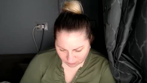 Laura online show from November 2025 08:04:02 AM