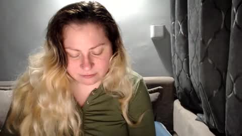 Laura online show from April 2026 07:08:02 PM