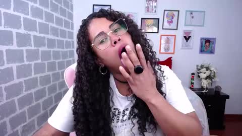 Karen online show from March 2025 05:27:02 AM