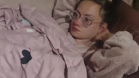 say meow and send tip  online show from April 2026 09:54:01 PM