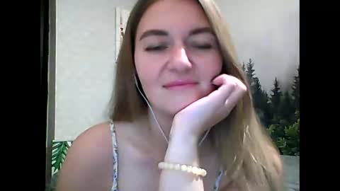 Snapshot of candyolime chatting on October 2025 08:33:01 PM Daisy online show from October 2025 08:33:01 PM