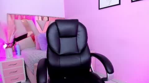 Snapshot of candyvioletta_ chatting on August 2026 11:53:01 AM Violetta online show from August 2026 11:53:01 AM