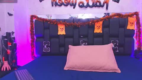 Snapshot of canela_osadaa_ chatting on October 2025 11:57:02 AM Aura online show from October 2025 11:57:02 AM