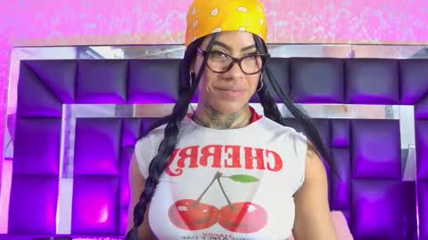 Snapshot of canela_osadaa_ chatting on October 2025 12:00:02 PM Aura online show from October 2025 12:00:02 PM