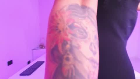 Snapshot of canela_osadaa_ chatting on November 2025 12:07:02 PM Aura online show from November 2025 12:07:02 PM