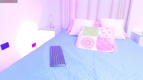 Snapshot of canela_osadaa_ chatting on November 2025 11:54:01 AM Aura online show from November 2025 11:54:01 AM