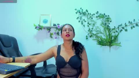 Snapshot of canelaa___ chatting on October 2025 04:40:02 PM canelaa___ online show from October 2025 04:40:02 PM