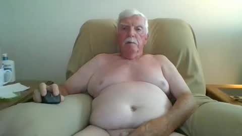 Snapshot of capecod21 chatting on September 2025 06:40:02 PM capecod21 online show from September 2025 06:40:02 PM