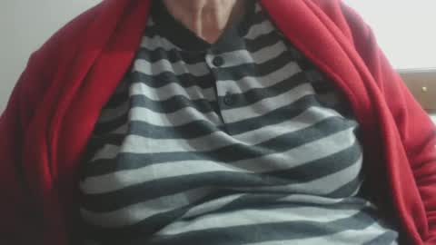 Snapshot of capitanfuturo44 chatting on December 2024 04:05:01 PM Cinzia ex regina online show from December 2024 04:05:01 PM