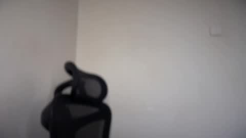 Emma online show from December 2025 06:43:02 AM