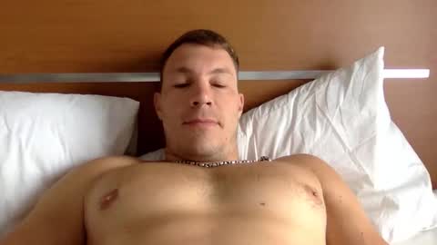 Snapshot of capt_oliver chatting on September 2025 04:57:01 AM follow my twitter online show from September 2025 04:57:01 AM