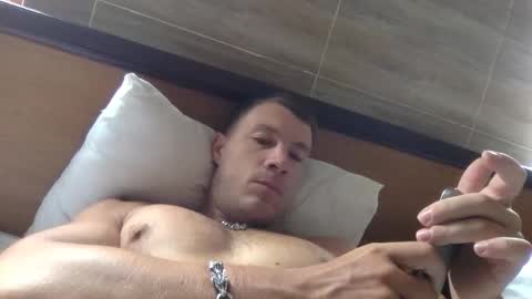 Snapshot of capt_oliver chatting on October 2025 04:16:01 AM follow my twitter online show from October 2025 04:16:01 AM