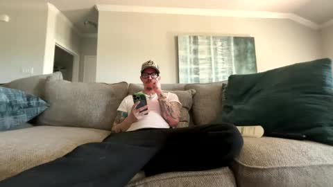 Captaincumgun online show from April 2026 06:16:02 PM