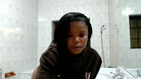 Snapshot of caramelbbe chatting on June 2026 04:31:01 PM fifi online show from June 2026 04:31:01 PM