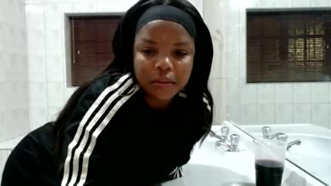Snapshot of caramelbbe chatting on June 2026 07:03:02 PM fifi online show from June 2026 07:03:02 PM