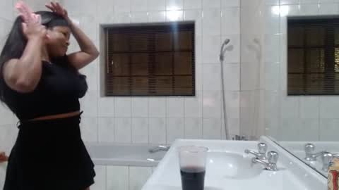 Snapshot of caramelbbe chatting on July 2026 10:14:01 PM fifi online show from July 2026 10:14:01 PM