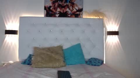 Snapshot of carameloxoxox chatting on September 2025 03:28:02 PM dani online show from September 2025 03:28:02 PM