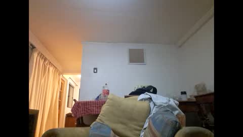 Snapshot of caravibugue chatting on June 2026 10:11:02 PM caravibugue online show from June 2026 10:11:02 PM