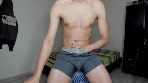 Carlos and Cristian  online show from March 2026 03:33:02 AM