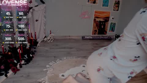 NONA    follow online show from November 2025 06:04:02 AM