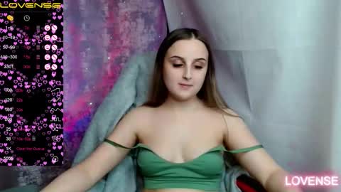 Christi online show from November 2025 08:46:02 AM