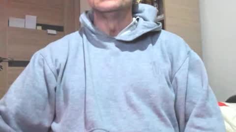 Laz online show from November 2025 09:03:02 PM