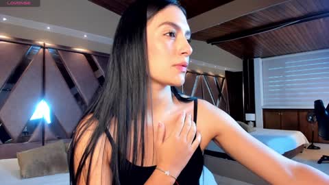 Snapshot of carina_rossi chatting on January 2025 11:28:01 AM Carina online show from January 2025 11:28:01 AM