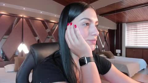 Snapshot of carina_rossi chatting on October 2025 01:00:01 PM Carina online show from October 2025 01:00:01 PM