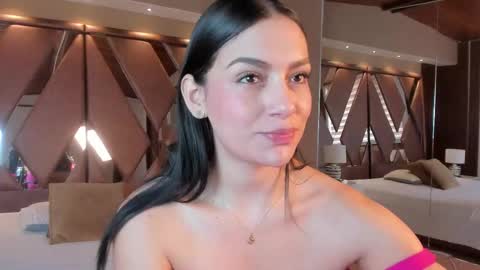 Snapshot of carina_rossi chatting on November 2025 12:38:02 PM Carina online show from November 2025 12:38:02 PM