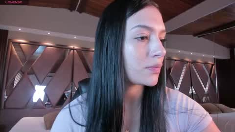 Snapshot of carina_rossi chatting on November 2025 12:38:01 PM Carina online show from November 2025 12:38:01 PM