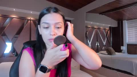 Snapshot of carina_rossi chatting on November 2025 11:43:02 AM Carina online show from November 2025 11:43:02 AM