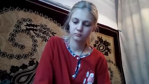Snapshot of carissaalderson chatting on May 2026 02:28:01 AM Kira online show from May 2026 02:28:01 AM